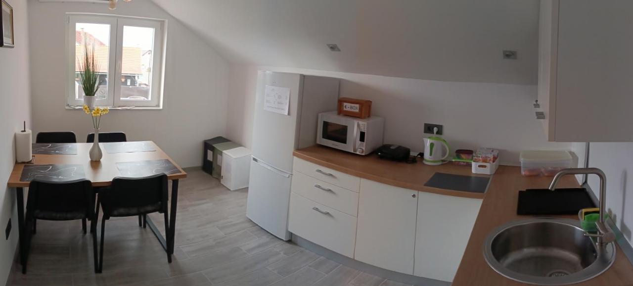 Rooms Jelak เวลิคาโกริตซา ภายนอก รูปภาพ