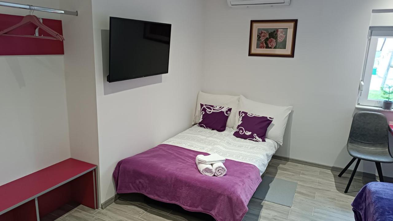 Rooms Jelak เวลิคาโกริตซา ภายนอก รูปภาพ